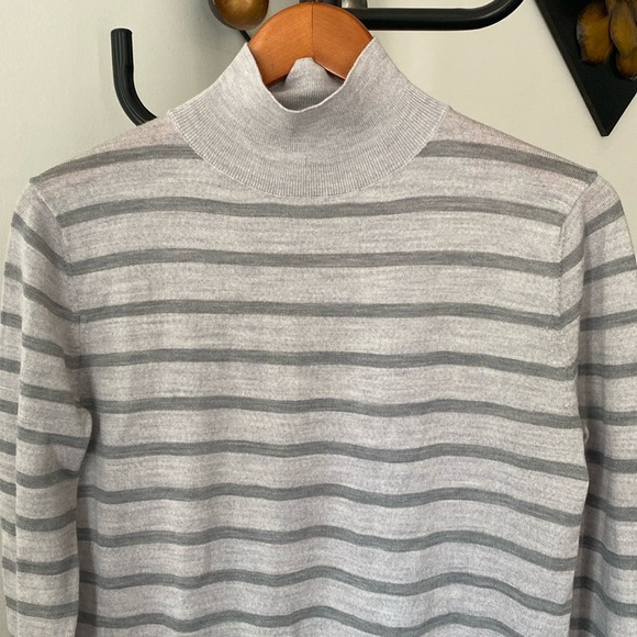 Banana Republic Women's Turtleneck Gray Striped Merino
Wool Sweater - Picture 2 of 6